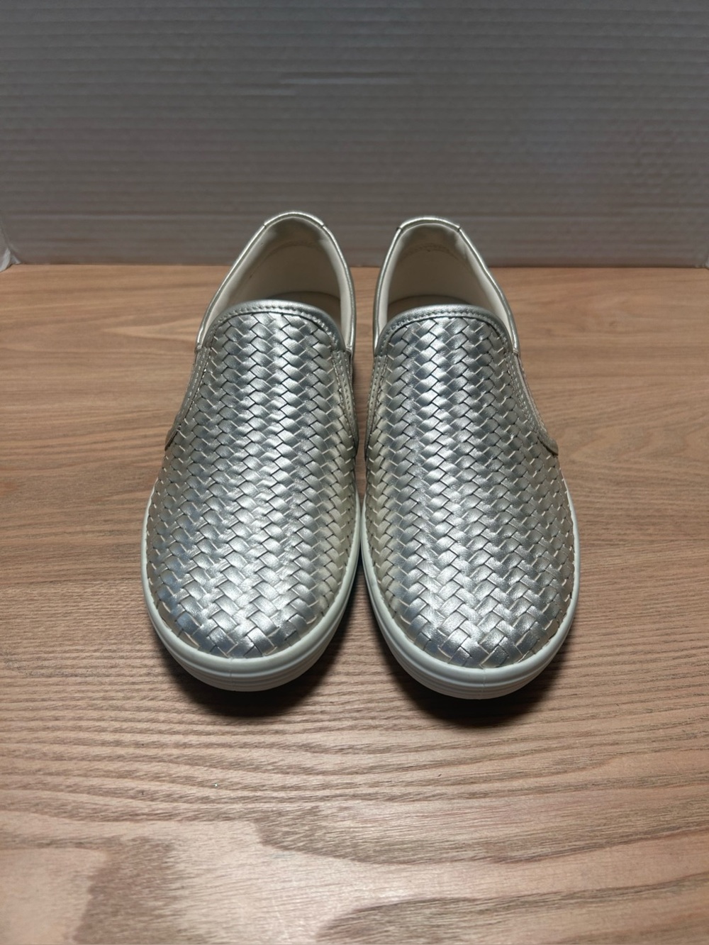ECCO Woman’s Soft 7 Woven Slip On Sneakers Metallic Silver Finish Size 5-5.5 (36
